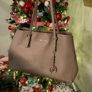 Michael Kors Purse Great condition